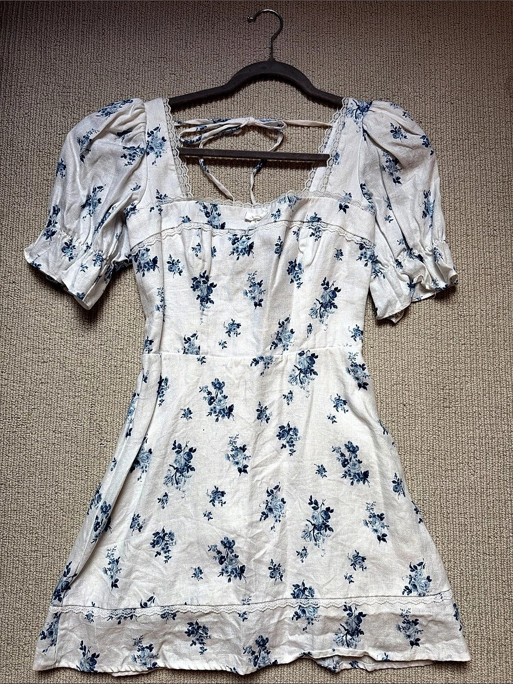 Reformation Floral Mini Dress in White & Blue Size 4